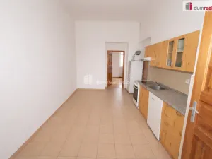 Pronájem bytu 1+1, Praha - Smíchov, Nádražní, 46 m2
