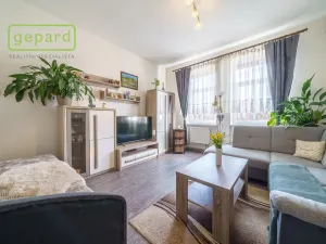 Prodej bytu 1+1, Karlovy Vary, Jabloňová, 38 m2