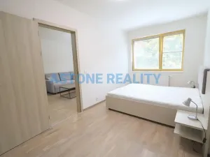Pronájem bytu 2+kk, Praha - Košíře, Pod Kavalírkou, 52 m2