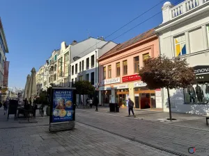 Pronájem obchodního prostoru, Pardubice - Zelené Předměstí, třída Míru, 550 m2
