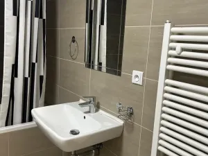 Pronájem bytu 2+kk, Pardubice - Zelené Předměstí, Bratranců Veverkových, 57 m2