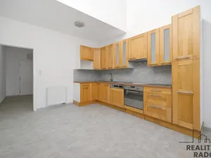 Pronájem bytu 1+kk, Pardubice - Zelené Předměstí, nábřeží Závodu míru, 50 m2