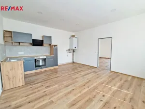 Pronájem bytu 2+kk, Police nad Metují, Masarykovo náměstí, 47 m2