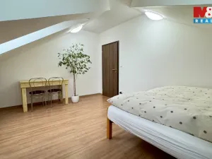 Pronájem bytu 2+kk, Olomouc, Hodolanská, 51 m2