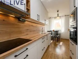 Pronájem bytu 3+kk, Praha, Flöglova, 72 m2