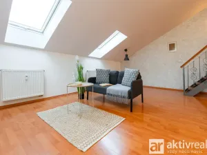 Prodej bytu 2+kk, Šestajovice, Komenského, 63 m2