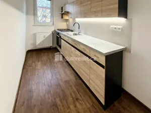 Pronájem bytu 2+1, Zlín, Dukelská, 49 m2