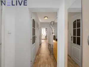 Prodej bytu 3+1, Plzeň, Chválenická, 63 m2