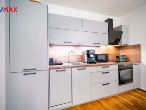 Pronájem bytu 3+kk, Praha - Vysočany, Pechmanových, 86 m2