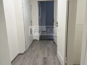 Pronájem bytu 2+kk, Praha - Strašnice, Dubečská, 44 m2