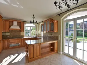 Pronájem vily, Praha - Nebušice, 400 m2