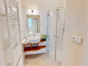 Pronájem bytu 2+1, Praha - Holešovice, U Uranie, 55 m2