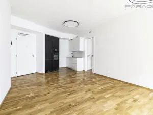 Pronájem bytu 2+kk, Praha - Smíchov, Kmochova, 55 m2