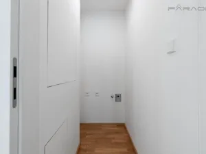 Pronájem bytu 2+kk, Praha - Smíchov, Kmochova, 55 m2