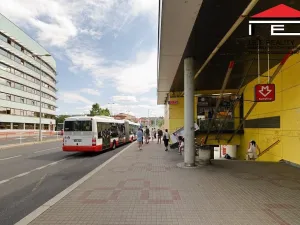 Pronájem obchodního prostoru, Praha - Kobylisy, Klapkova, 467 m2