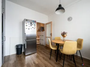 Prodej bytu 3+1, Pardubice - Zelené Předměstí, Benešovo náměstí, 73 m2