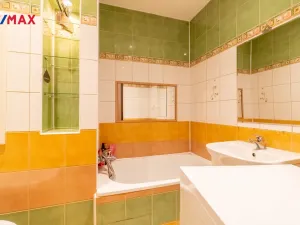 Pronájem bytu 2+kk, Praha - Petrovice, Lessnerova, 43 m2