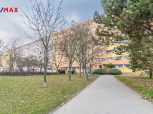 Pronájem bytu 2+kk, Praha - Petrovice, Lessnerova, 43 m2