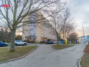 Pronájem bytu 2+kk, Praha - Petrovice, Lessnerova, 43 m2