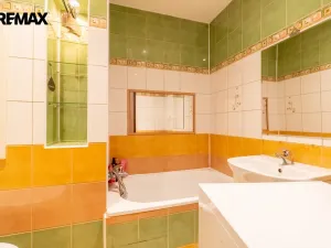 Pronájem bytu 2+kk, Praha - Petrovice, Lessnerova, 43 m2