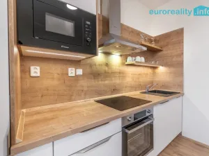 Pronájem bytu 2+1, Mladá Boleslav, náměstí Míru, 73 m2