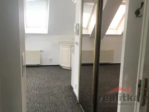 Pronájem bytu 2+kk, Opava, U Pošty, 56 m2