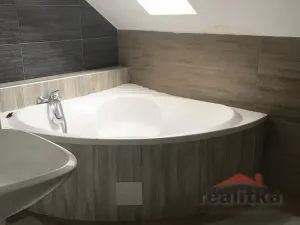 Pronájem bytu 2+kk, Opava, U Pošty, 56 m2