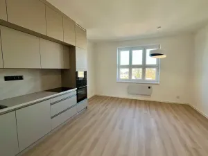 Pronájem bytu 2+kk, Hradec Králové, Střelecká, 59 m2