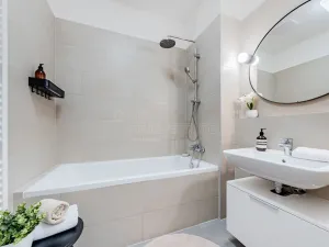 Prodej bytu 3+kk, Praha, Ke kříži, 63 m2