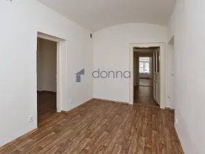 Pronájem obchodního prostoru, Praha, Plaská, 86 m2
