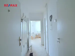 Pronájem bytu 1+kk, Praha - Zbraslav, Tunelářů, 37 m2