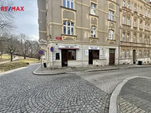 Pronájem obchodního prostoru, Karlovy Vary, Hynaisova, 42 m2