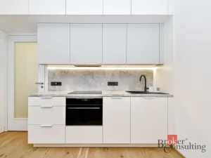 Pronájem bytu 1+kk, Praha - Nusle, Vrtbova, 36 m2