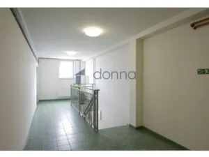 Pronájem kanceláře, Praha, Tiskařská, 206 m2