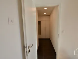 Pronájem bytu 2+kk, Praha - Libuš, Novodvorská, 48 m2