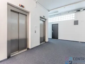 Pronájem kanceláře, Praha - Holešovice, U Pergamenky, 225 m2
