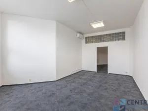 Pronájem kanceláře, Praha - Holešovice, U Pergamenky, 225 m2