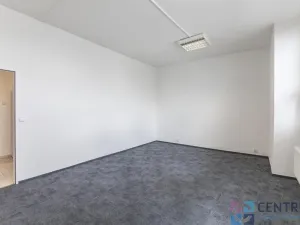 Pronájem kanceláře, Praha - Holešovice, U Pergamenky, 82 m2