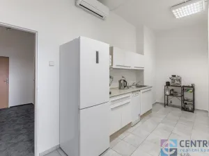 Pronájem kanceláře, Praha - Holešovice, U Pergamenky, 82 m2
