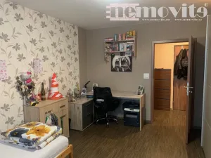 Pronájem bytu 2+kk, Hradec Králové, Brožíkova, 42 m2