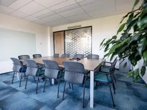 Pronájem obchodního prostoru, Praha - Dejvice, Evropská, 408 m2