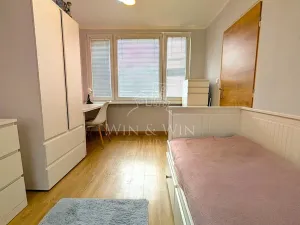 Prodej bytu 3+kk, Praha - Kobylisy, Klíčanská, 74 m2