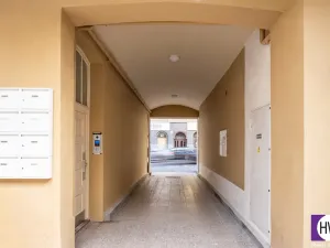 Prodej bytu 1+kk, Praha, Husitská, 30 m2
