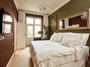 Pronájem bytu 3+1, Praha - Nové Město, Na hrobci, 105 m2