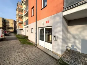 Pronájem bytu 2+kk, Plzeň - Skvrňany, Malesická, 50 m2