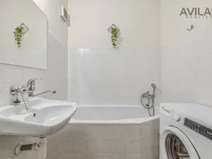 Prodej bytu 3+1, Praha - Lhotka, Mezilesní, 64 m2