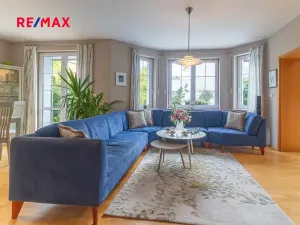 Prodej rodinného domu, Praha - Lochkov, V oudolku, 183 m2