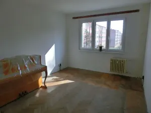 Prodej bytu 3+1, Ostrov, Severní, 69 m2