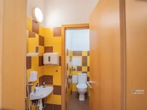 Prodej obchodního prostoru, Praha - Hlubočepy, Hlubočepská, 104 m2