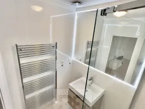 Pronájem bytu 2+kk, Praha - Holešovice, Umělecká, 58 m2